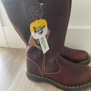 DR. Martens Belsay Boot In Teak Industrial Bear Size 7